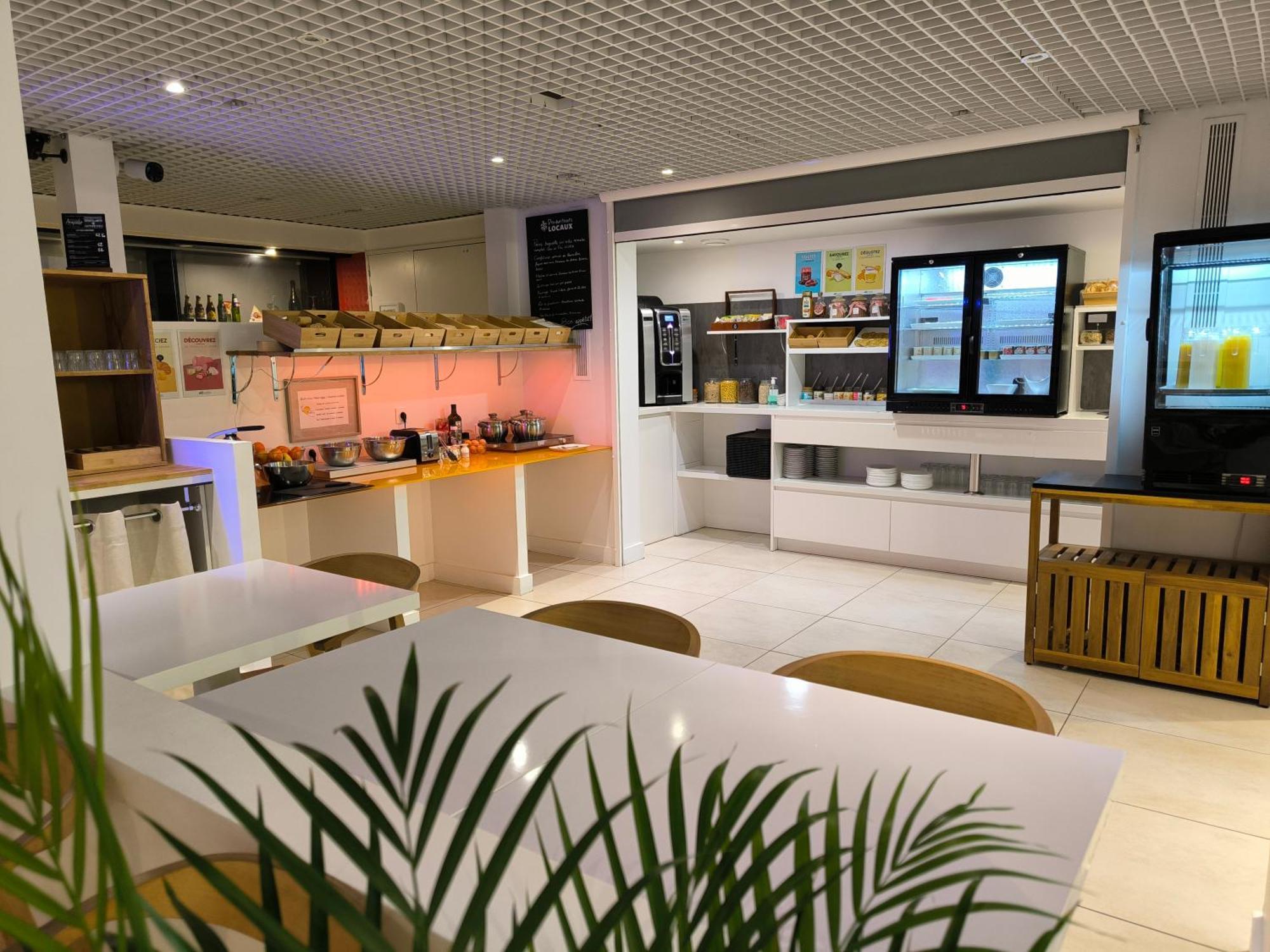 Hotel Brit Porte D'espagne 3*